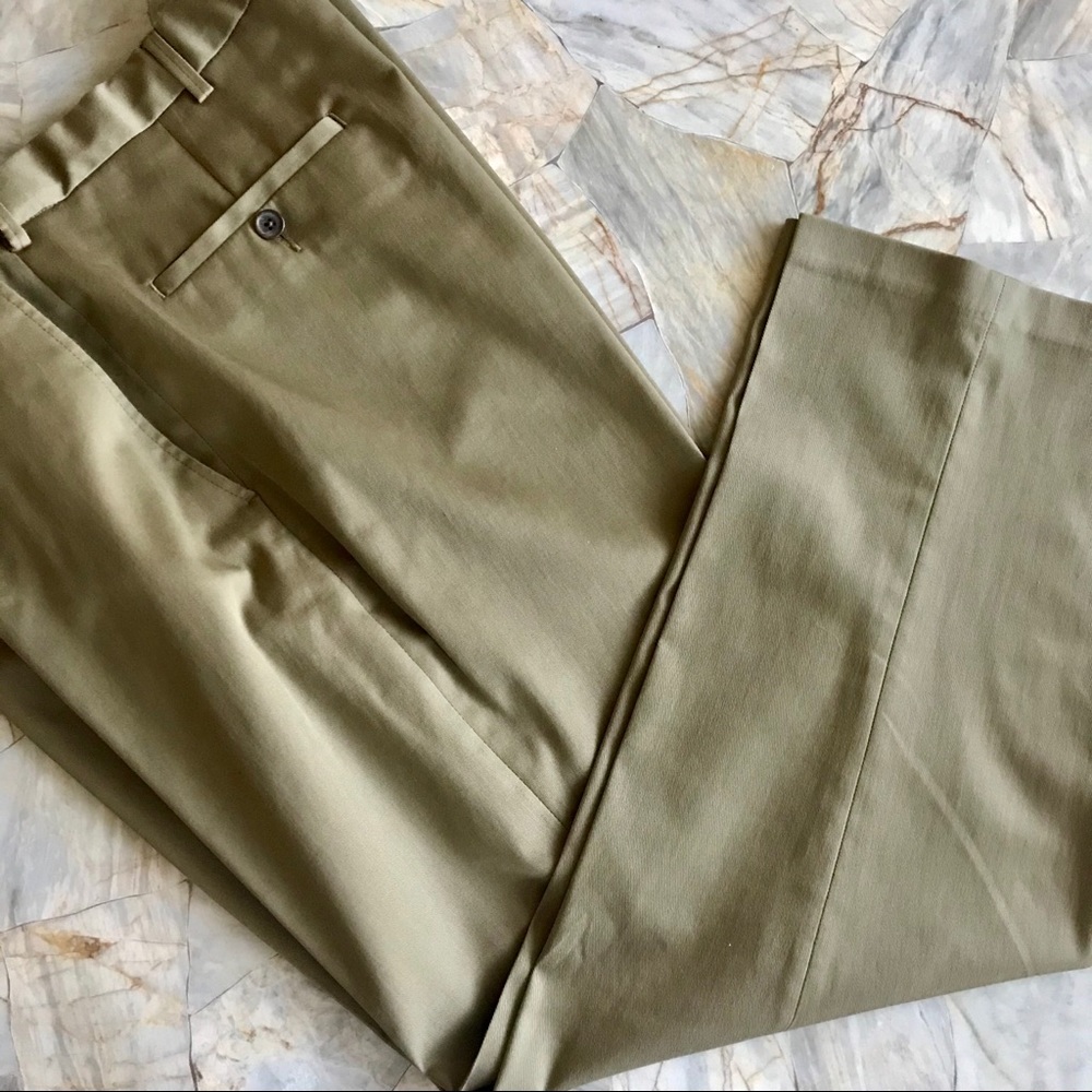 🌟 Great Buy! 🌟 Haggar Premium Fit No-Iron Khakis
